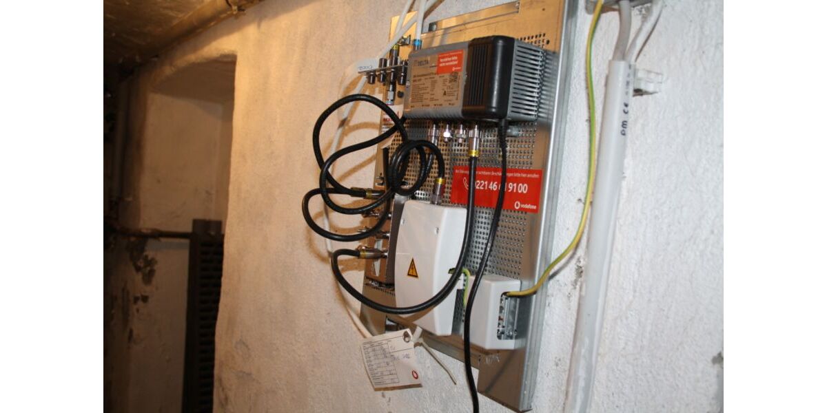 Provisionsfrei* Mehrfamilienhaus mit 277 m² Wohnfläche, komplett renoviert, vollvermietet, provisionsfrei vom Handwerker - Mehrfamilienhaus, Wohnhaus Duisburg Duisburg-Mitte | Angebot:26874814