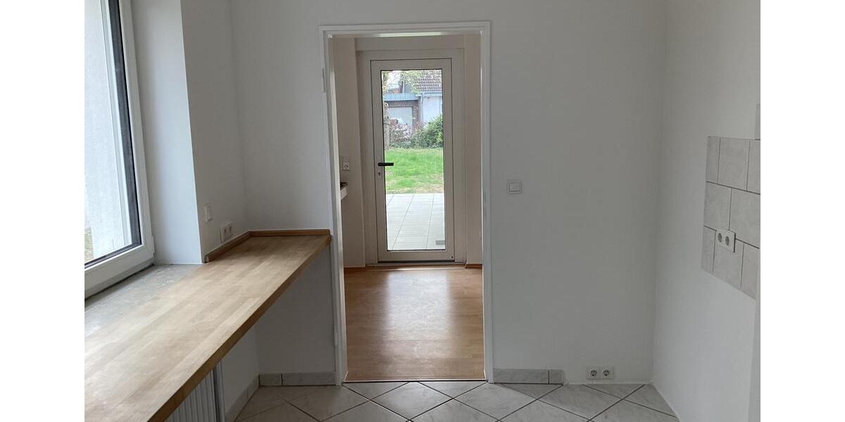 Erdgeschoßwohnung Meerbusch - 3.5 Zimmer, 93 m&sup2;, 1.360&euro; | Angebot:26366147