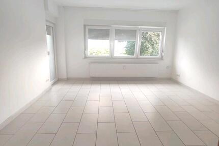 Renovierte 3,5 - Zimmer Wohnung ab 01.11.25, ruhige Lage, Balkon zimmer