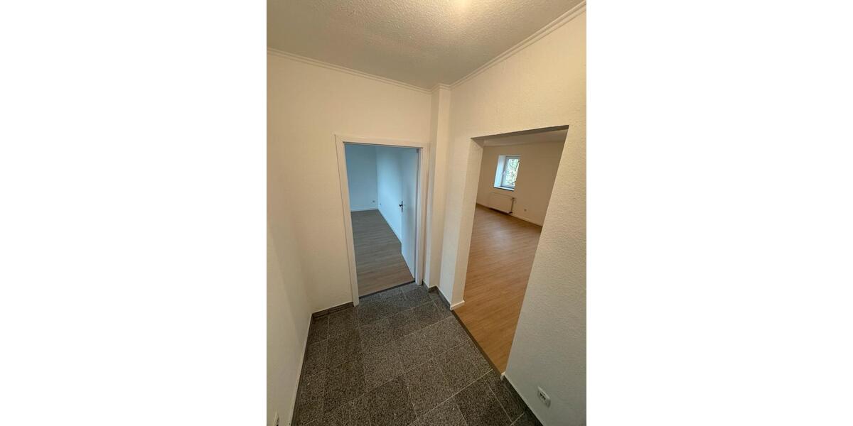 Frisch renovierte helle 2-Zimmer-Wohnung in Krefeld zimmer