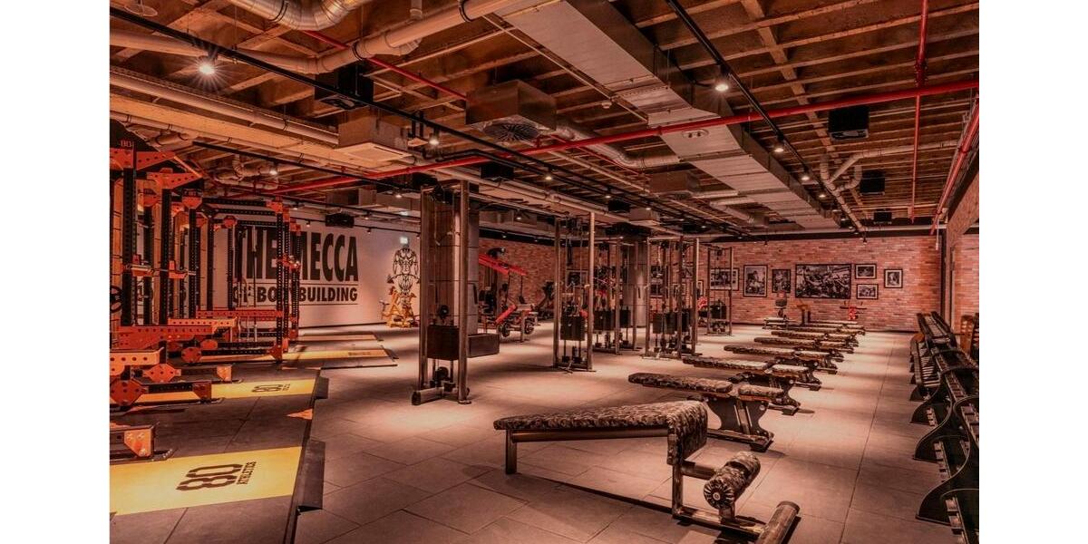 Halle, einzigartige Sport und Event-Arena, Padel Tennis zimmer