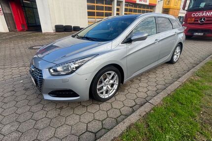 Hyundai i40 138.000 km 14.800 € Gelsenkirchen 45896