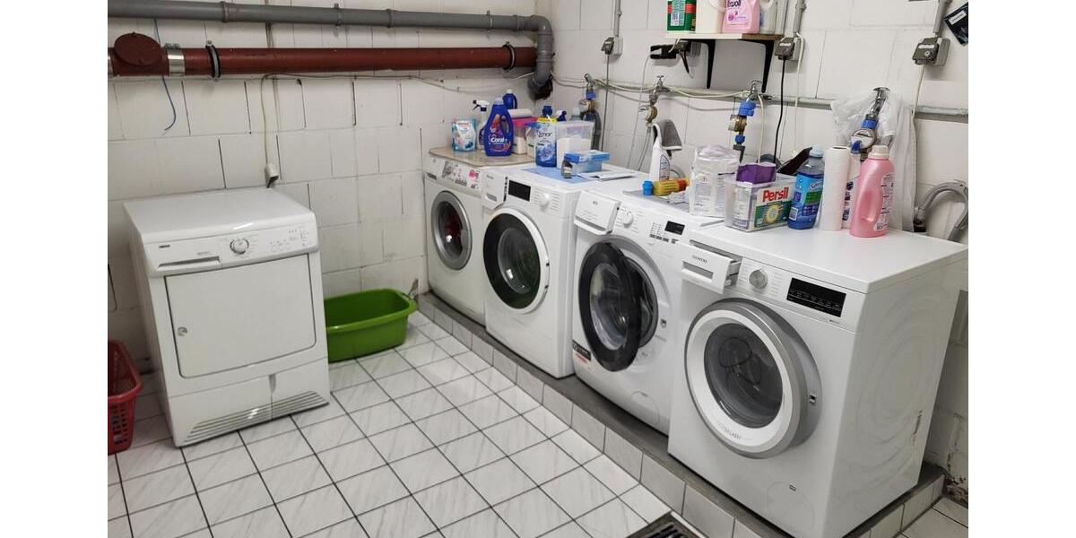 Großzügige DG-Wohnung in ruhiger Lage ohne Provision 4.5 zimmer