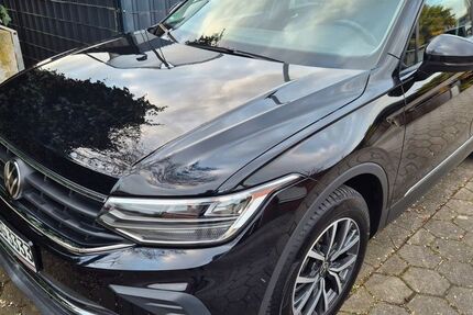 VW Tiguan 96.923 km 22.700 &euro; Moers 47445