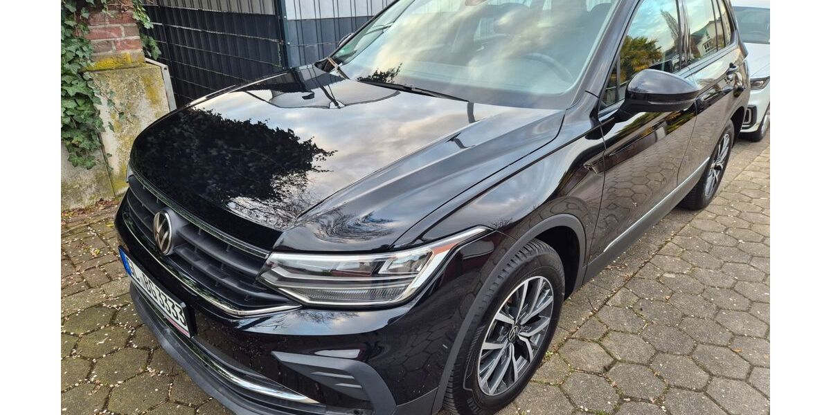 VW Tiguan 96.923 km 22.700 &euro; Moers 47445