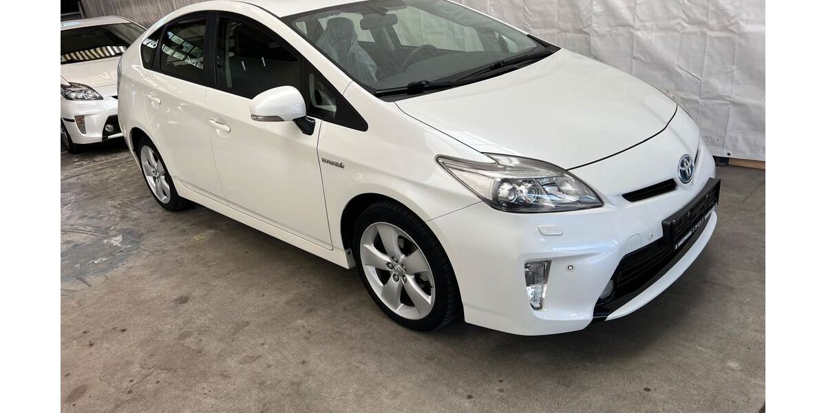 Toyota Prius 124.000 km 11.480 &euro; Düsseldorf 40589