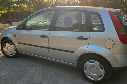 Ford Fiesta 83.376 km 2.200 &euro; Mettmann 40822