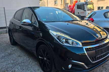 Peugeot 208 129.000 km 5.100 &euro; Essen 45144