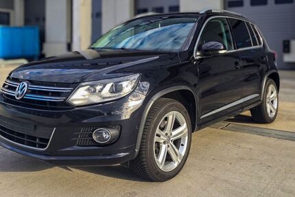 VW Tiguan 94.000 km 16.900 € Duisburg 47058