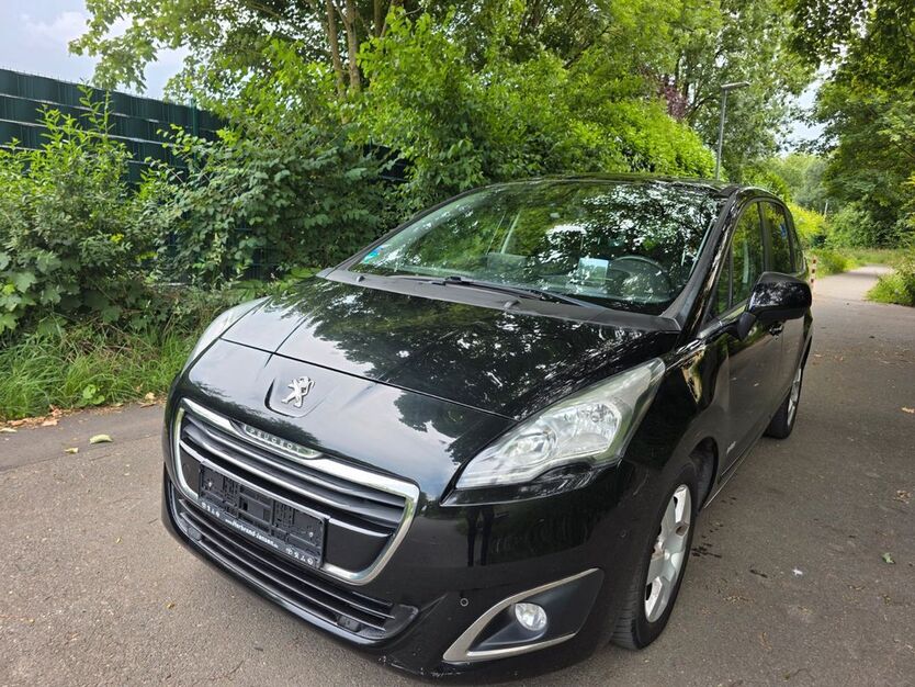 Peugeot 5008 223.000 km 4.999 € Moers 47441