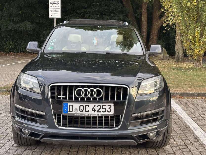 Audi Q7 235.041 km 16.000 € Düsseldorf 40233