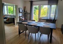 1.8.: Umf. mod. 3-4 Zi.-Whg.+Balkon, ca. 90 m², zentral+ruhig