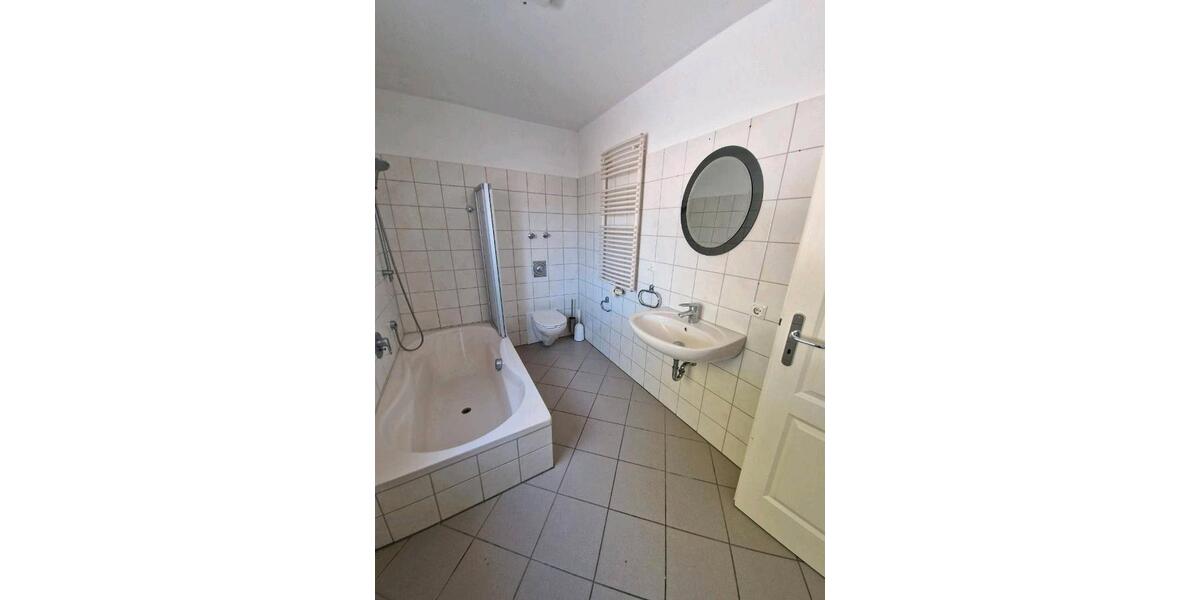 Dachgeschoßwohnung Velbert Langenberg - 1 Zimmer, 70 m&sup2;, 830&euro; | Angebot:26312915