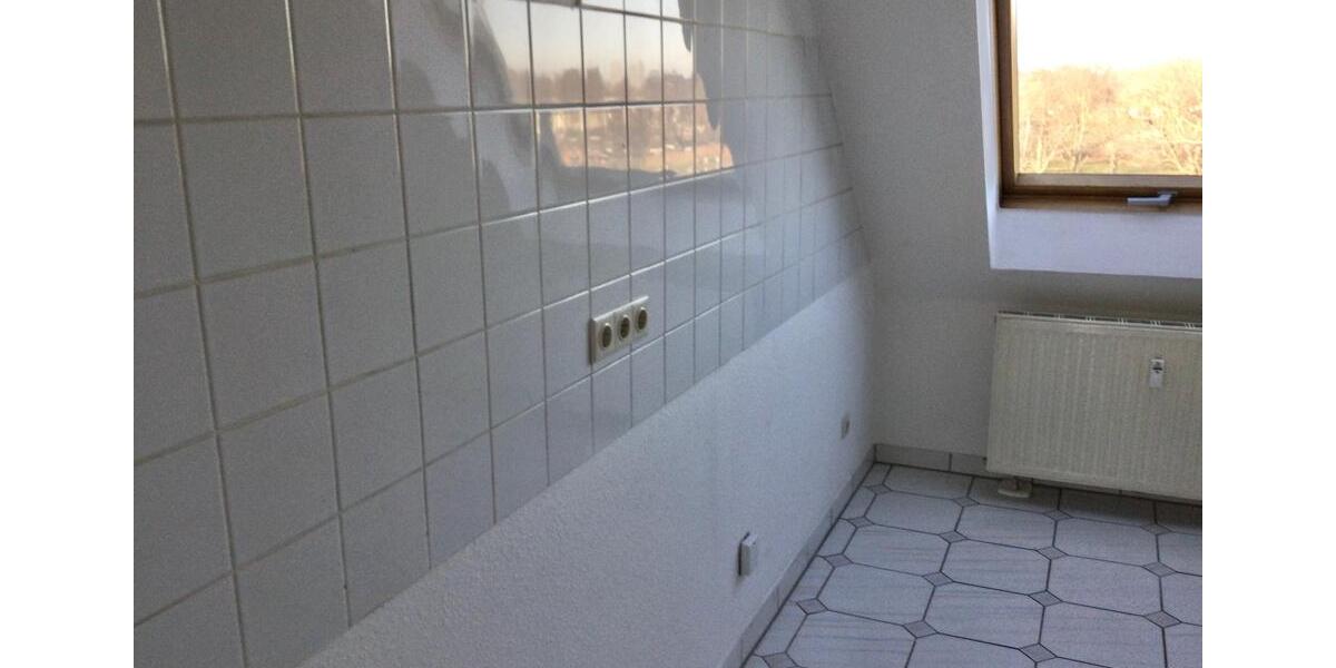 Dachgeschoßwohnung Krefeld Cracau - 2.5 Zimmer, 65 m&sup2;, 560&euro; | Angebot:25420402