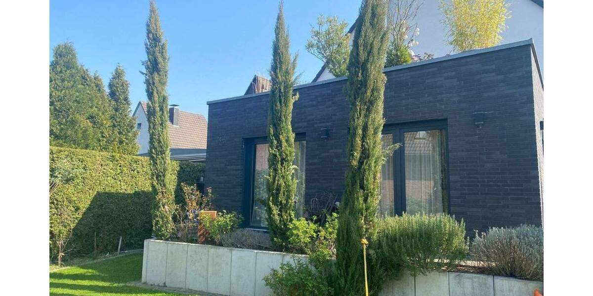 PERFEKTES INVESTMENT: MFH MIT GROßER GARAGE IN D-UNTERRATH zimmer