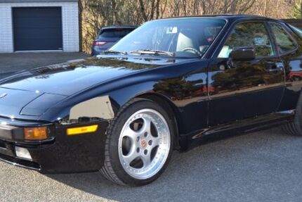 Porsche 944