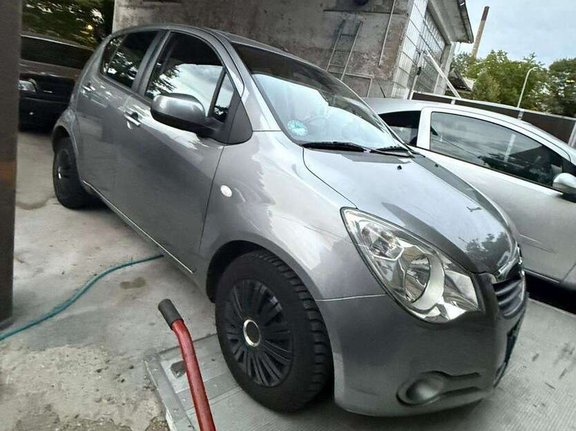 Opel Agila 180.000 km 2.250 € Krefeld 47829