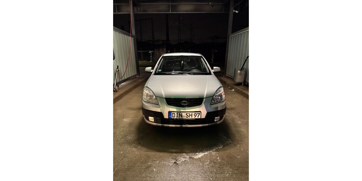 Kia Rio 94.000 km 3.800 &euro; Voerde 46562