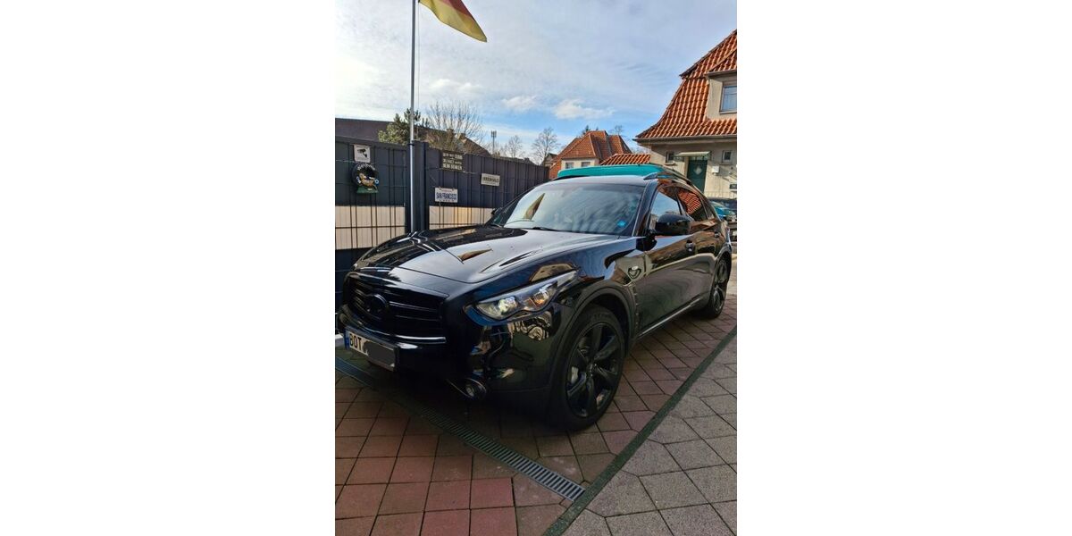 INFINITI QX70 218.000 km 17.950 &euro; Bottrop 46238