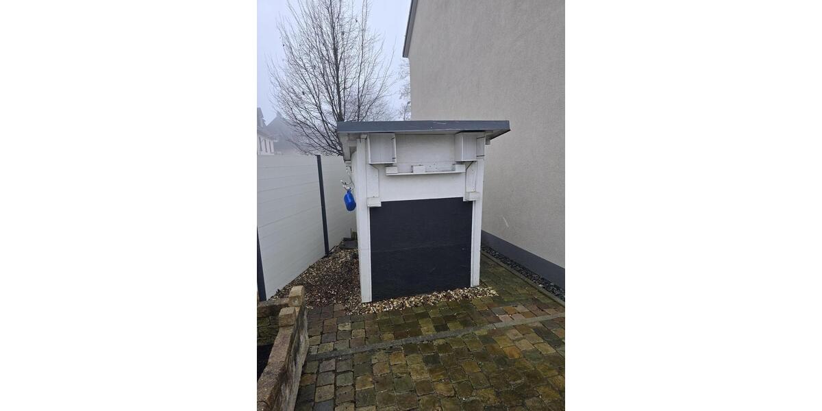 Modernes Reihenendhaus nebst 2 Garagen, Küche, Garten 4 zimmer