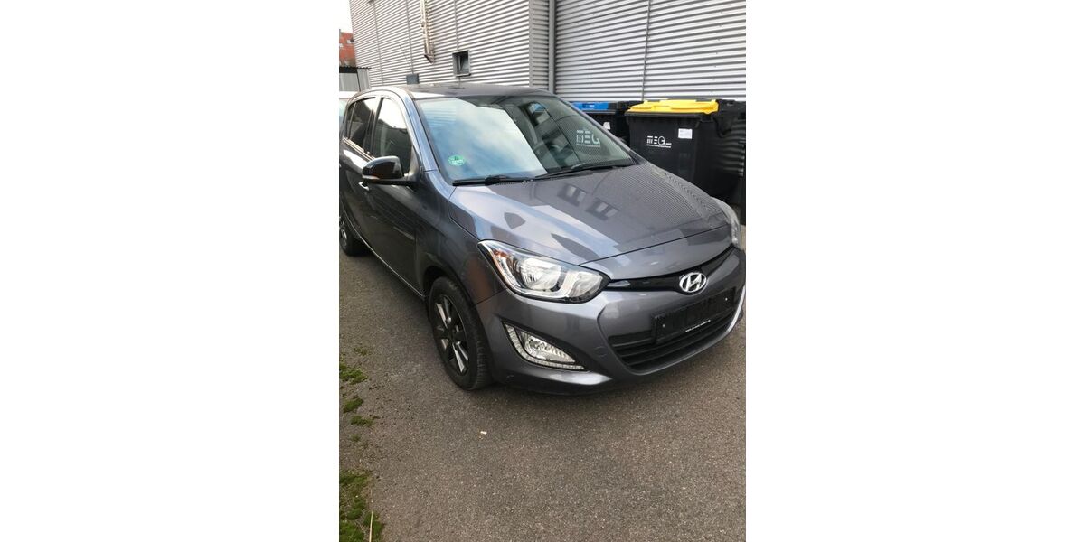 Hyundai i20 84.000 km 7.990 &euro; Mülheim an der Ruhr 45481