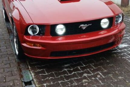 Ford Mustang 127.500 km 18.900 &euro; Gelsenkirchen 45884