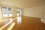 Moderne und großzügige 5 Zimmer-Wohnung über zwei Etagen mit separatem Eingang und Einbauküche - Maisonettenwohnung Düsseldorf Heerdt | Angebot:26971454