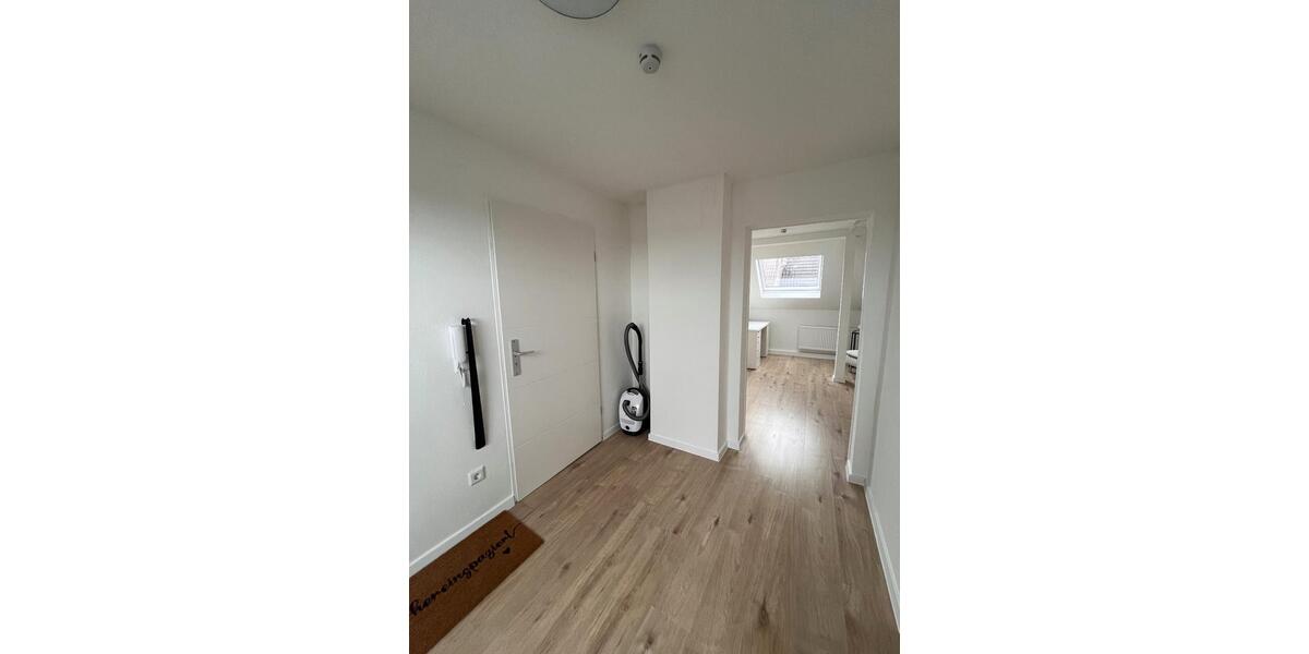 Dachgeschoßwohnung Krefeld Cracau - 1 Zimmer, 36 m&sup2;, 475&euro; | Angebot:25613643