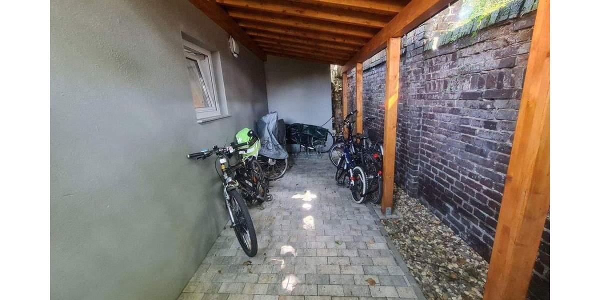 Gepflegtes Mehrfamilienhaus mit gesicherten Mieteinnahmen zimmer