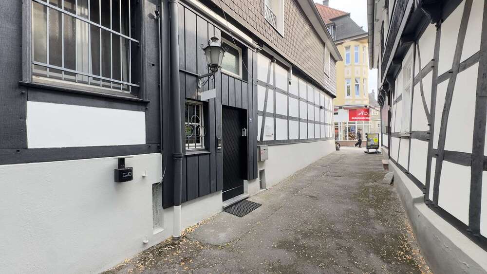 Großes Büro- und Praxisfläche in Hattingens Altstadt mit IT-Raum, LAN, Seminarraum und Gartennutzung - Gewerbeobjekt Hattingen Baak | Angebot:24705235