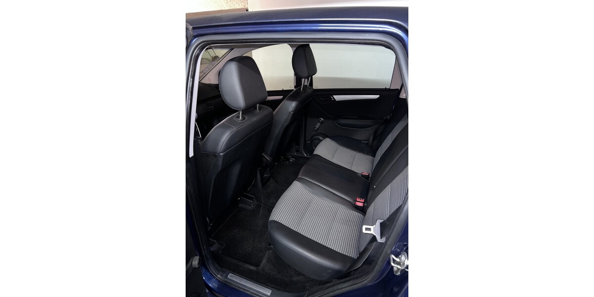 Mercedes-Benz A-Klasse 238.888 km 2.299 &euro; Düsseldorf 40213