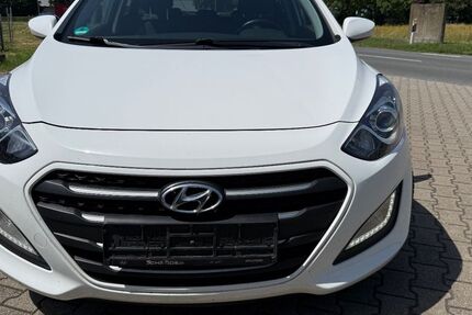 Hyundai i30 228.000 km 4.450 &euro; Neukirchen-Vluyn (bei Duisburg) 47506
