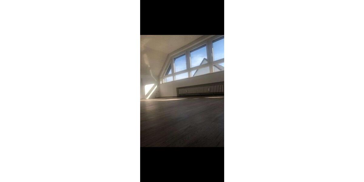 Dachgeschoßwohnung Duisburg Großenbaum - 2.5 Zimmer, 67 m&sup2;, 930&euro; | Angebot:26235851