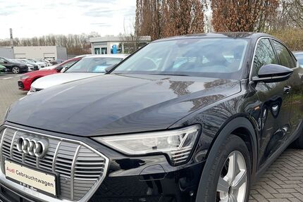 Audi e-tron 30.440 km 27.690 &euro; Duisburg 47178
