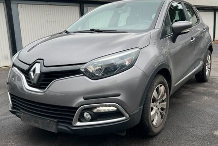 Renault Captur 99.303 km 7.550 &euro; Düsseldorf 40589