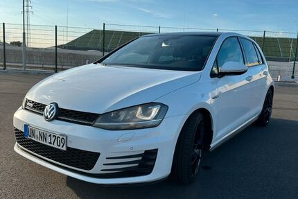 VW Golf 220.700 km 9.990 &euro; Düsseldorf 40472