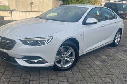 Opel Insignia 196.558 km 10.990 &euro; Düsseldorf 40597