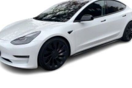 Tesla Model 3 59.620 km 32.980 &euro; Duisburg 47249