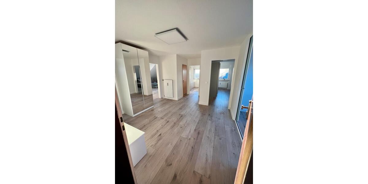 Dachgeschoßwohnung Voerde (Niederrhein) - 3 Zimmer, 78 m&sup2;, 740&euro; | Angebot:25294077