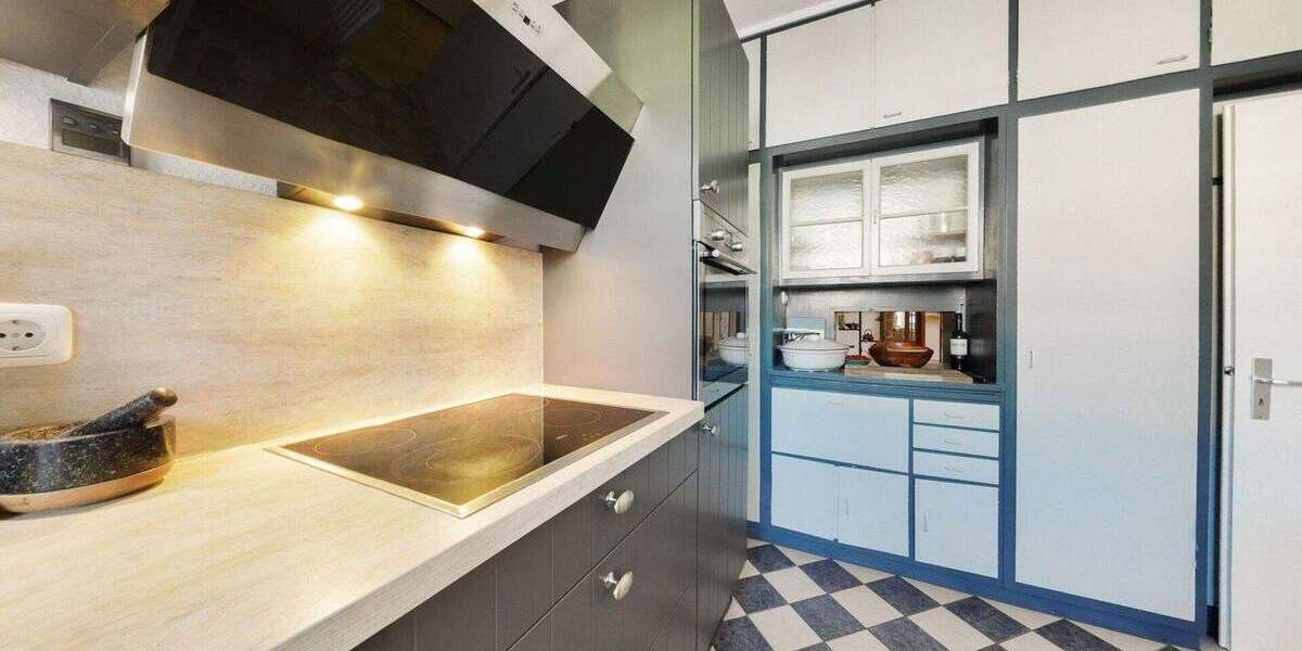 Sanierte Stadtwohnung mit Parkett, Einbauküche, großzügiger Terrasse und Glasfaser 4 zimmer