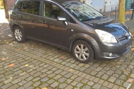 Toyota Corolla Verso 149.000 km 5.950 € Düsseldorf 40225