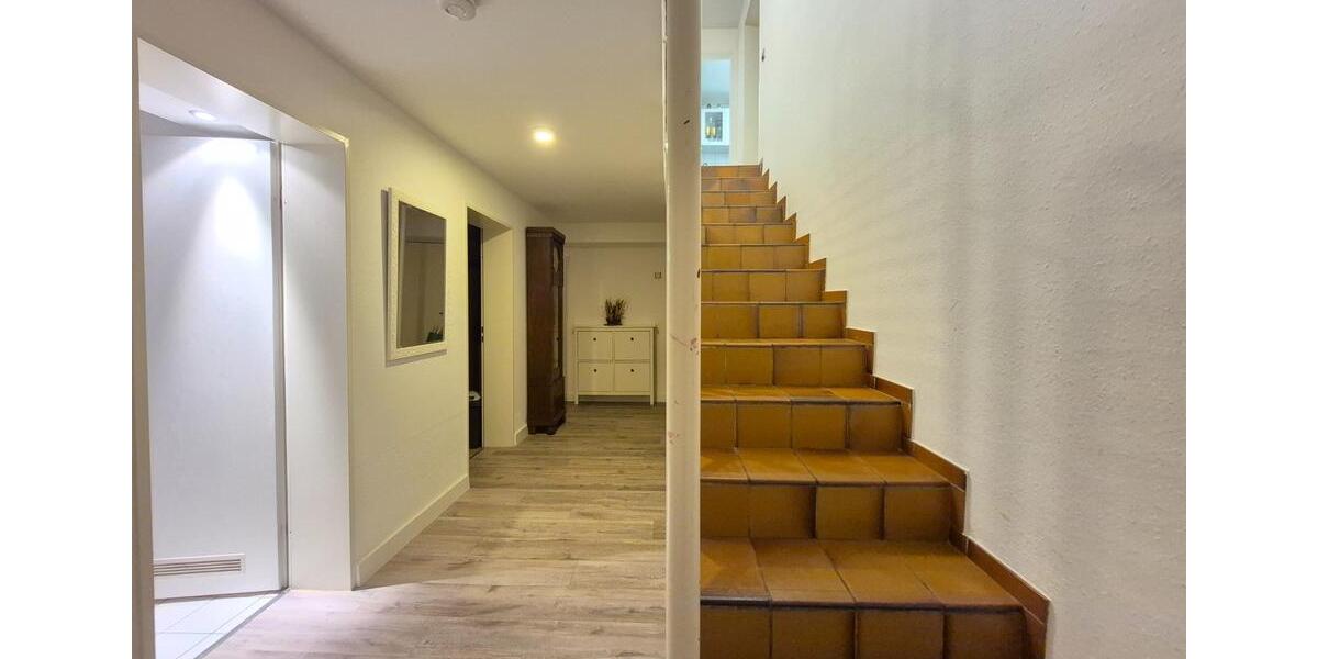 Raumwunder auf zwei Ebenen: Das 'Haus im Haus'-Gefühl mit Gartenparadies 4 zimmer