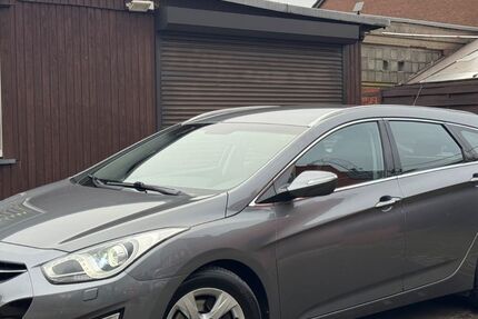 Hyundai i40 179.000 km 6.800 &euro; Duisburg 47179