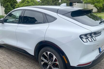 Ford Mustang Mach-E 66.600 km 24.950 &euro; Oberhausen 46147