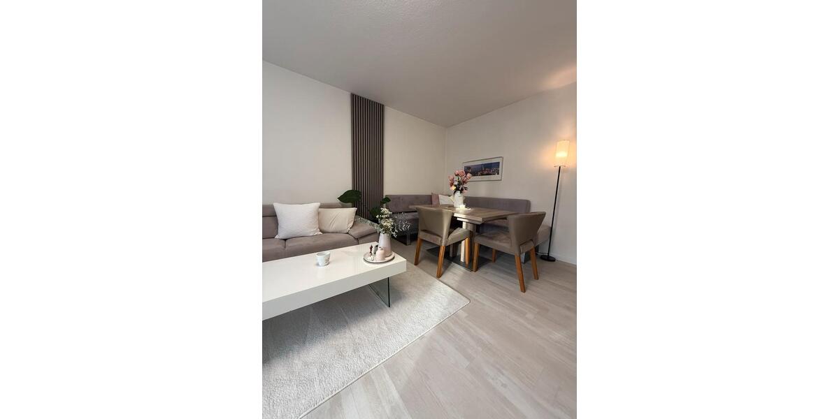 Modernisierte 3-Zimmer-Wohnung mit 2 Gartenflächen & hwt. Aust. 3 zimmer