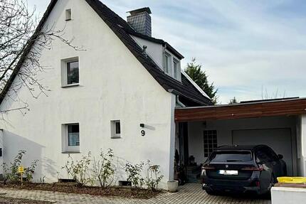 Einfamilienhaus mit Doppelgarage & PV-Anlage - provisionsfrei 3.5 zimmer