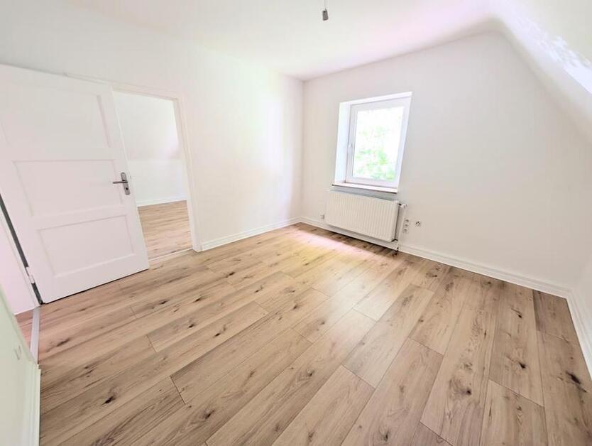 **Frisch renoviert: Gemütliche 3-Zimmer-Wohnung mit neuem Tageslichtbad**