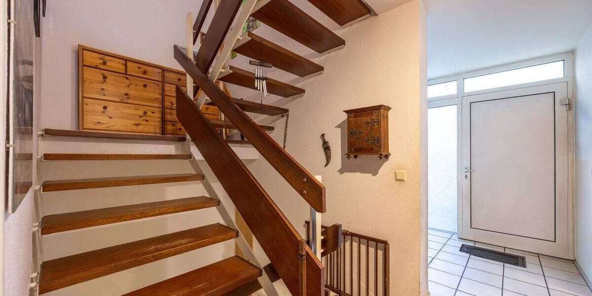 Großzügiges Reihenendhaus mit Garten in Krefeld-Bockum 5 zimmer