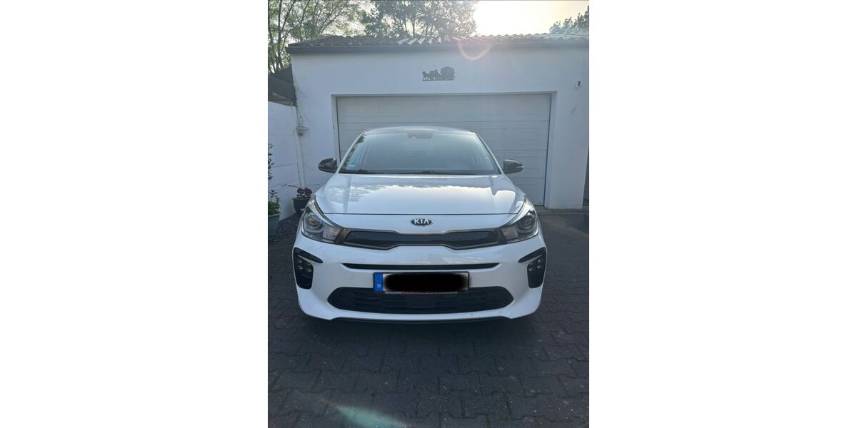 Kia Rio 58.000 km 17.500 &euro; Krefeld 47807
