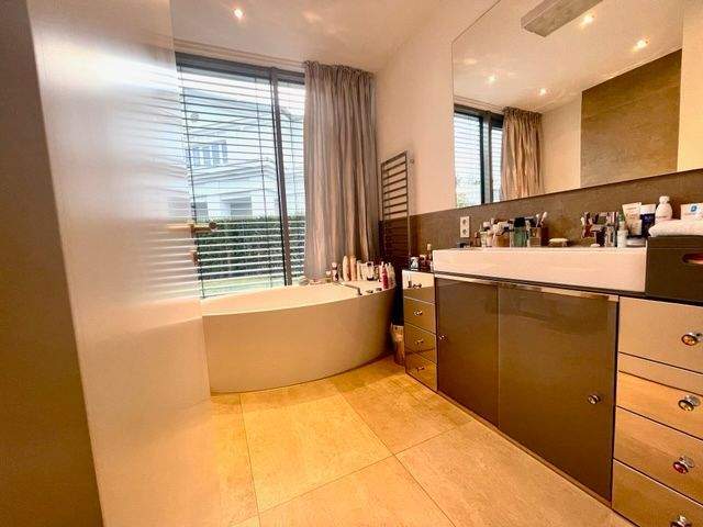 Etagenwohnung Essen Bredeney - 5 Zimmer, 190 m&sup2;, 2.700&euro; | Angebot:24796001